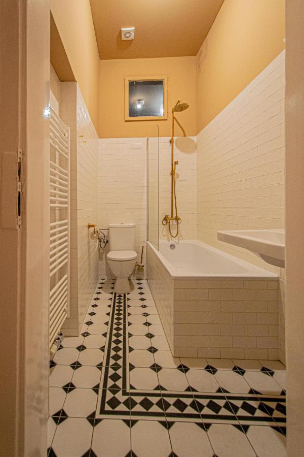 4 Bedrooms 130M2 Apartment At The Main City Square Prague Exterior photo